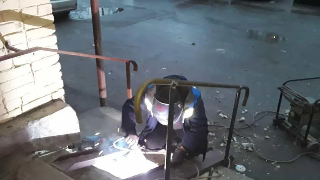 Подъезд многоквартирного дома в поселке Люберец оборудовали пандусом