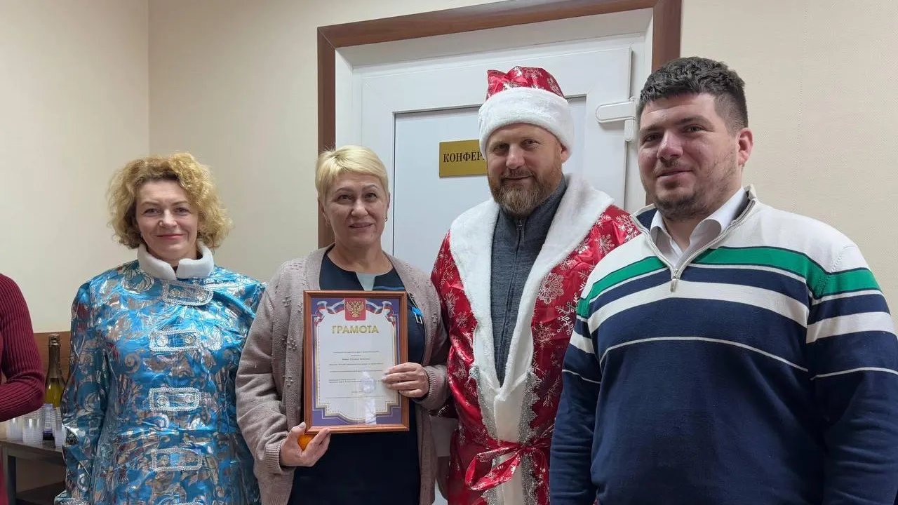 «Волонтеры Подмосковья» поздравили С Новым годом пациентов больницы Биокомбината