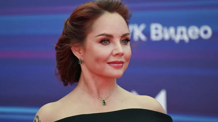 Стало известно о состоянии певицы МакSим после госпитализации из-за смерти папы