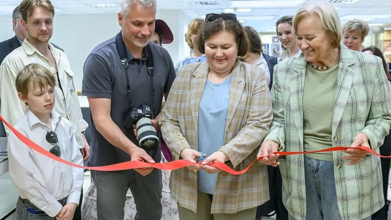 В Подольске открыли фотовыставку к 30-летию театра «Артель»