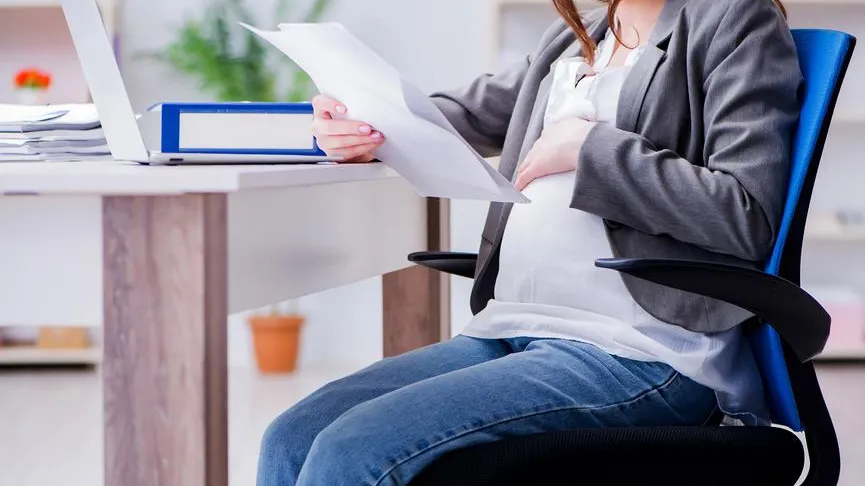 Котяков заявил, что беременным надо дать возможность работать в гибком формате