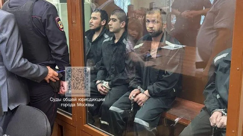Обвиняемых в теракте в «Крокус Сити Холле» оставят под стражей еще на 3 месяца