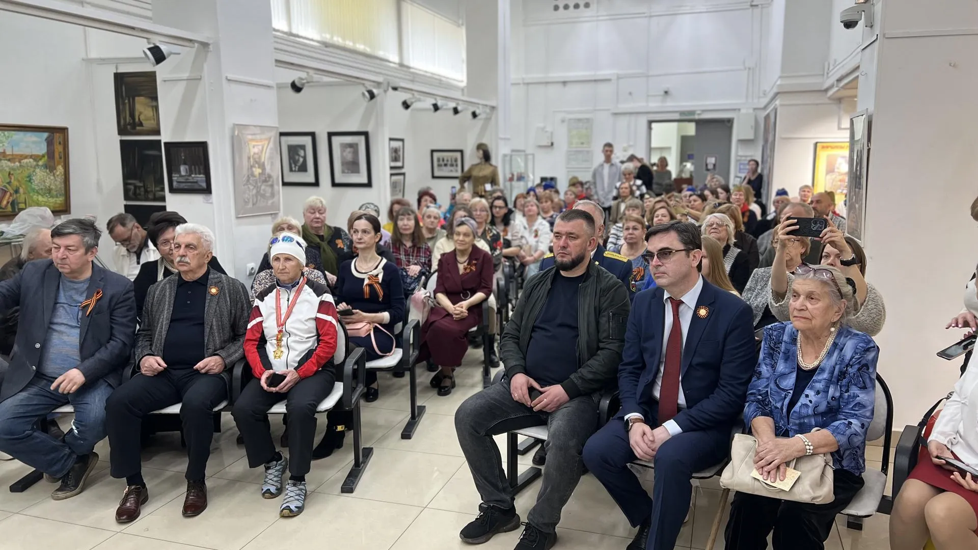 Выставки к 80-летию победы открыли в Реутове