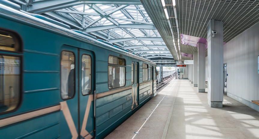 В московском метро поезд сняли с Замоскворецкой линии из-за воды в салоне