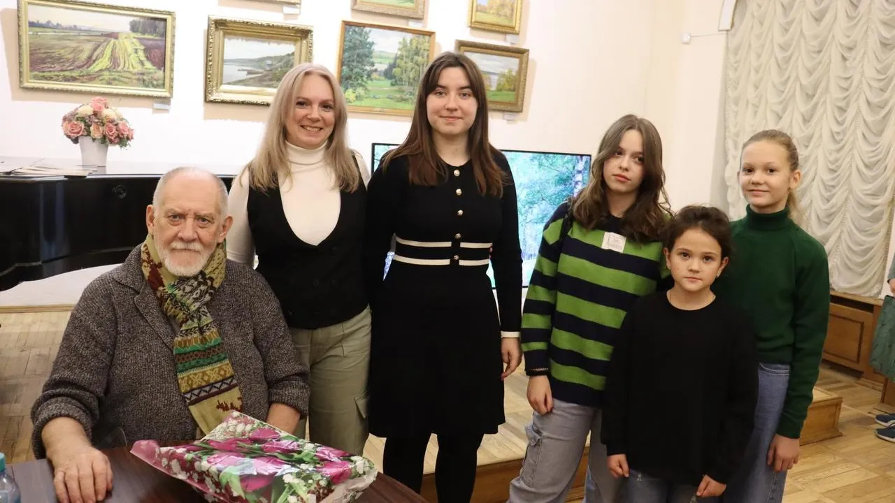 Народный художник РФ провел мастер-класс в Кашире