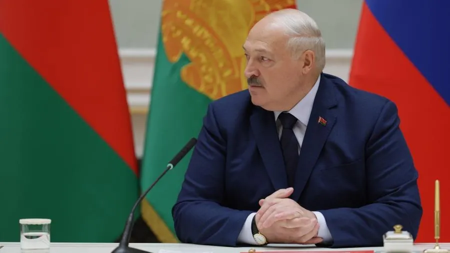 Лукашенко: Зеленский выкобенивался на переговорах с Россией