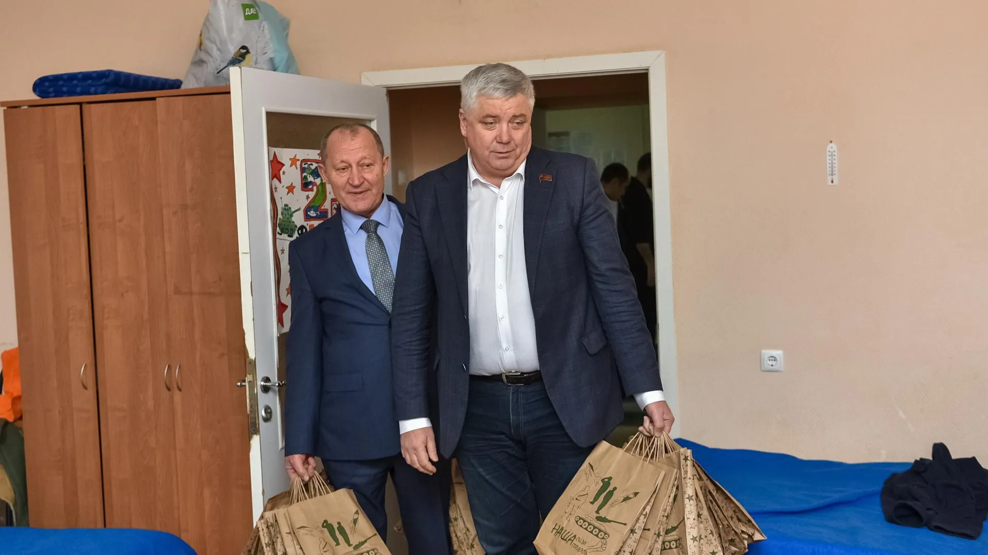 Депутат Мособлдумы Ефимов передал З5 подарков бойцам СВО в госпитале Балашихи