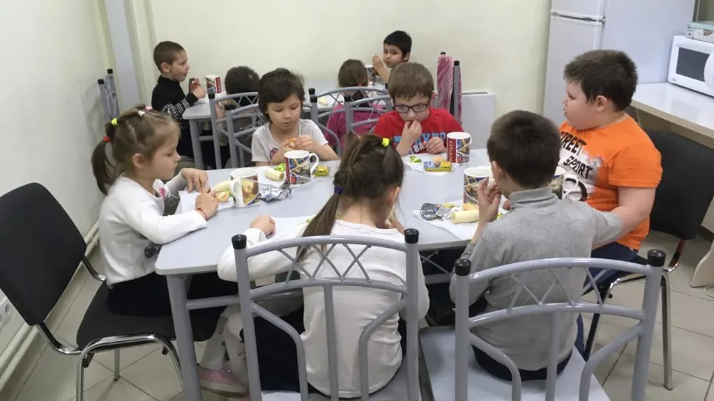 Волонтеры Подольска передали продукты для социального центра «Семья»