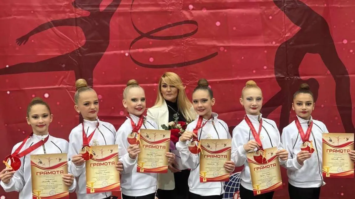 Команда спортивной школы Наро-Фоминска завоевала 1 место на соревнованиях по гимнастике