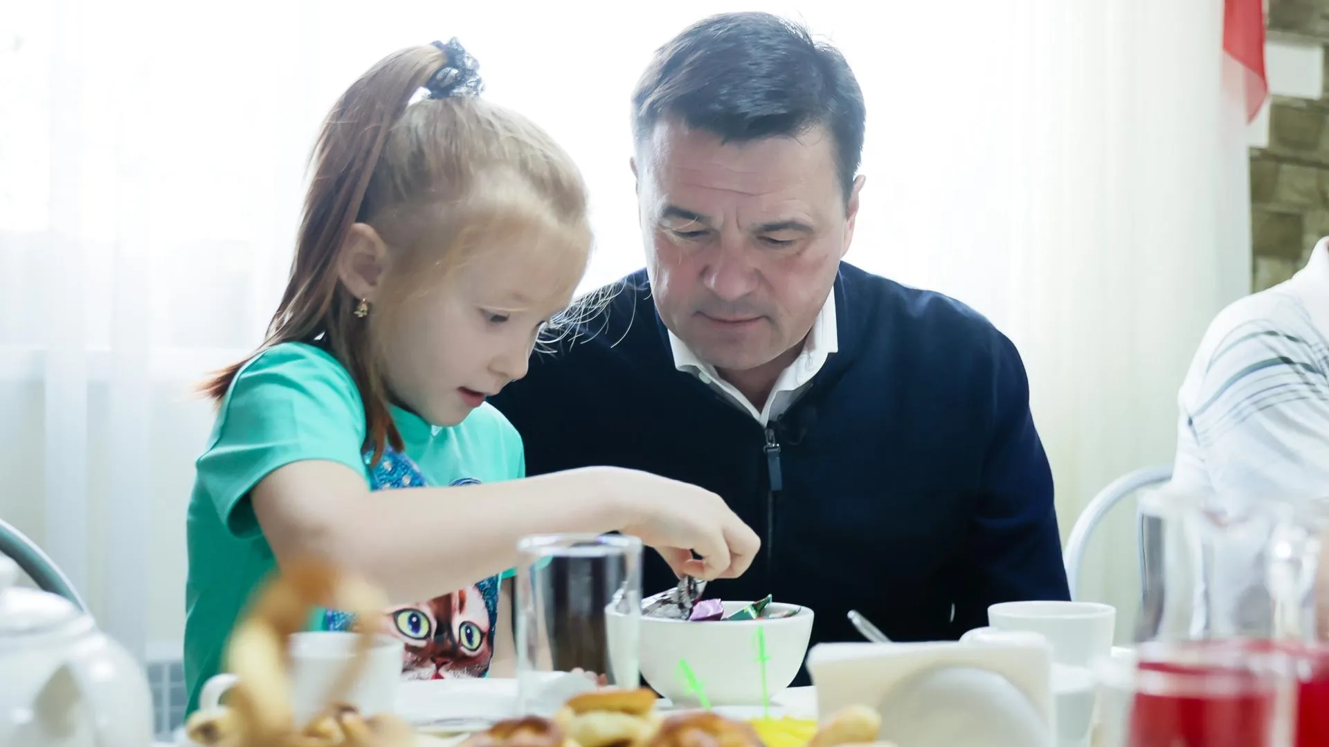 «Помочь хочется всем, но делать это нужно с умом»: Воробьев об усыновлении детей из ЛДНР