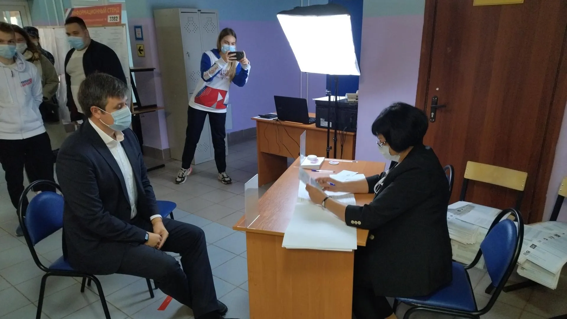 Руководитель волонтеров Подмосковья Толмачев проголосовал на выборах в Щелкове