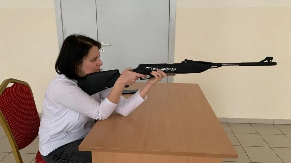 В Рошале прошла сдача норм ГТО по стрельбе из электронного ружья