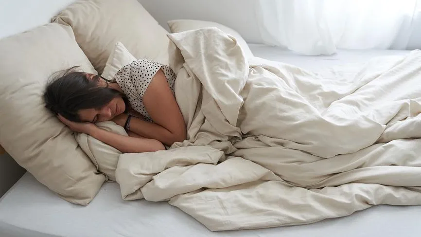 Сомнолог дала советы по легкому пробуждению в темное время года