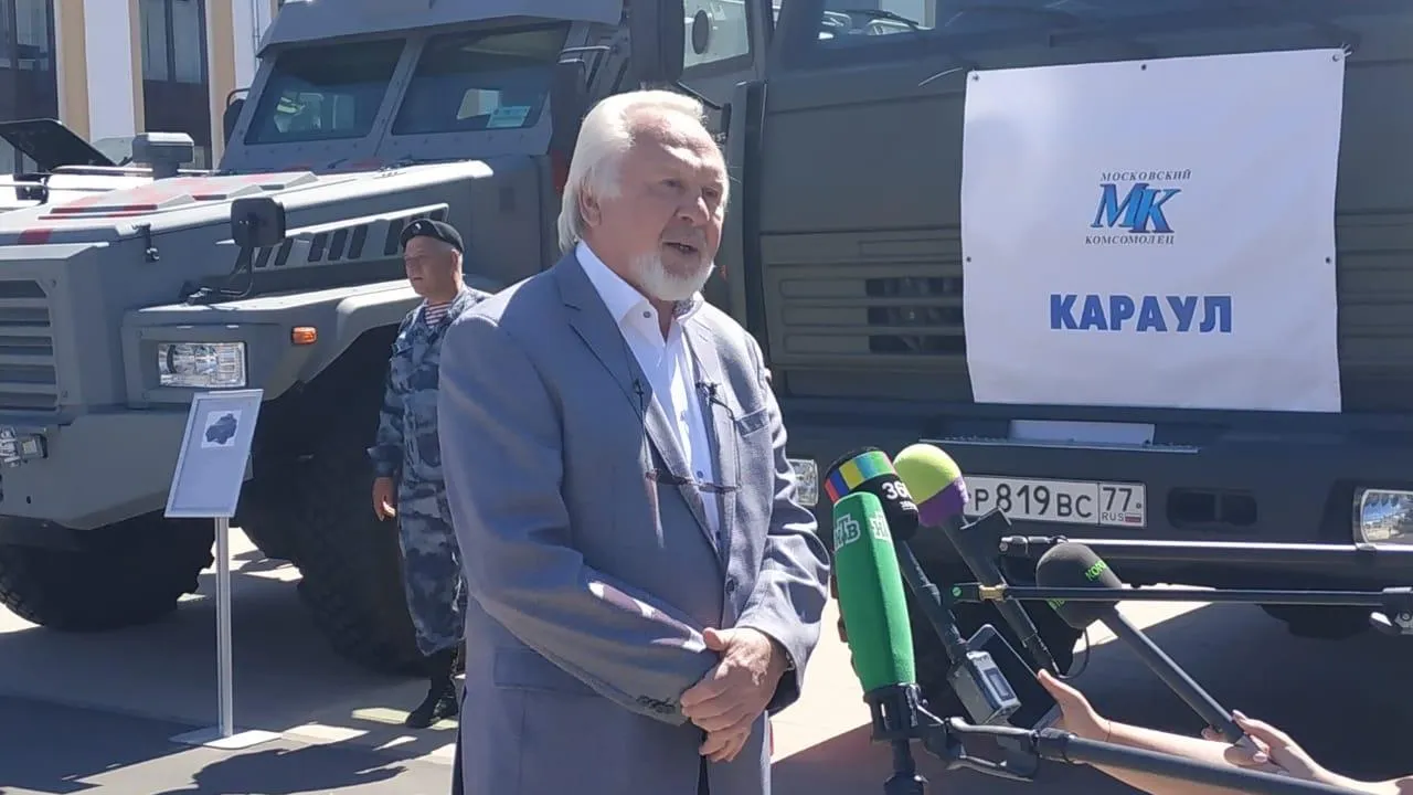 Главред МК Павел Гусев привез свой автомобиль на выставку автопрома в Королев