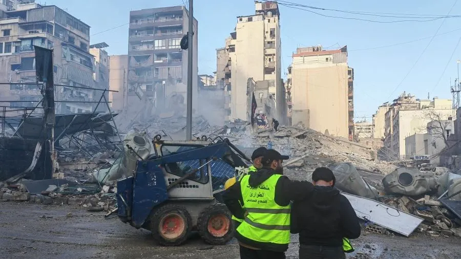 Корреспондент RT Стив Суини продолжил съемку после ранения