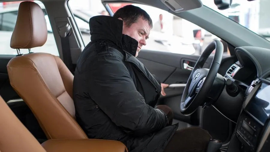 Автомобильный «железный занавес»: новый утильсбор сделает качественные машины привилегией в России