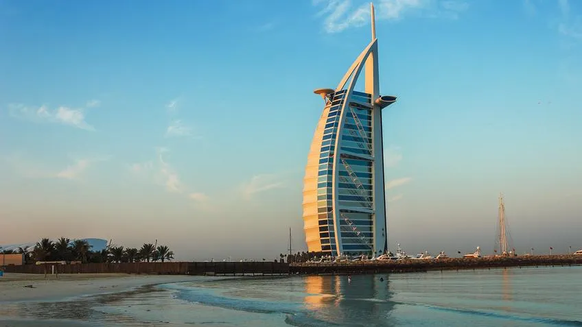 «Идите н**** с моей страницы»: жена депутата показала фото из отпуска в Дубае