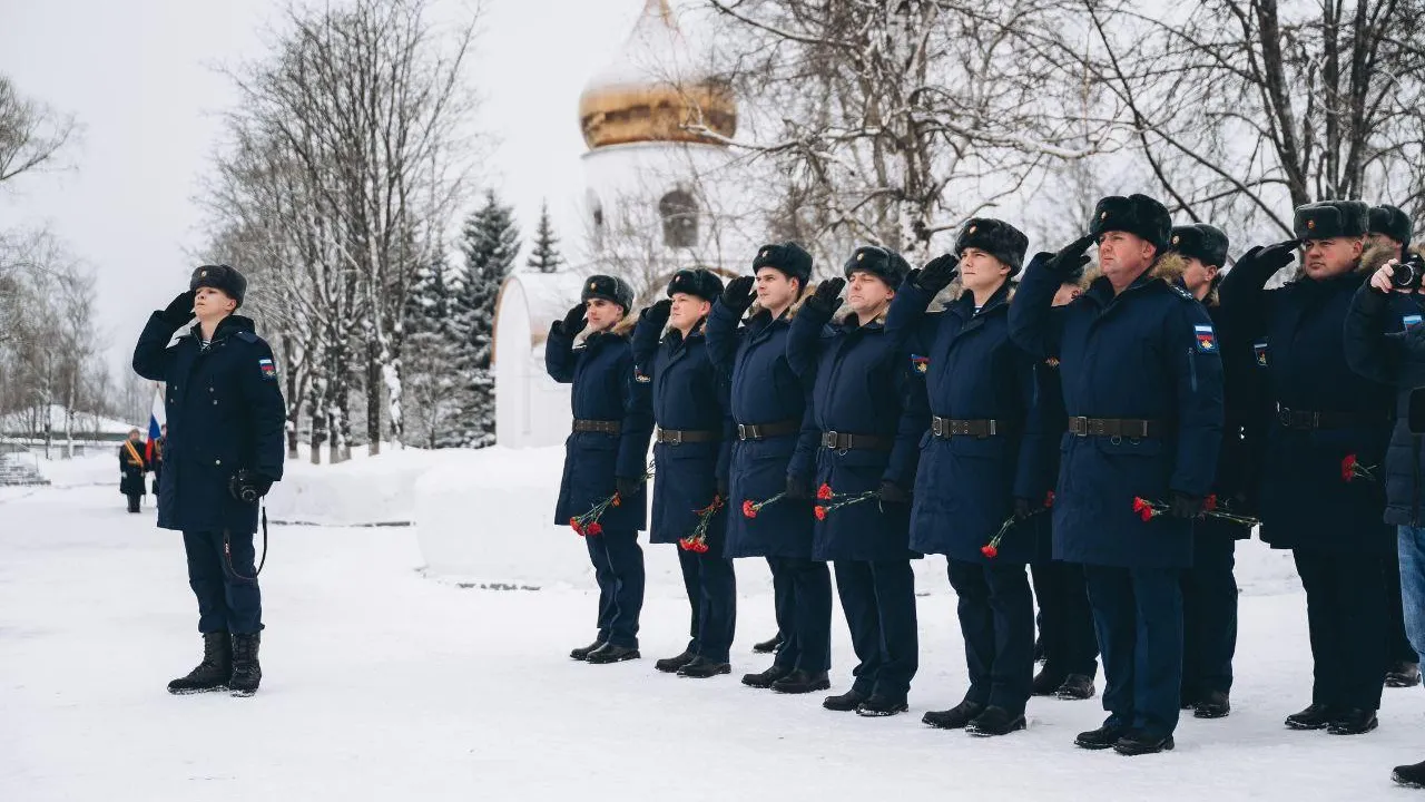 В Щелкове открыли бюст Герою Российской Федерации, генерал‑лейтенанту Роману Кутузову