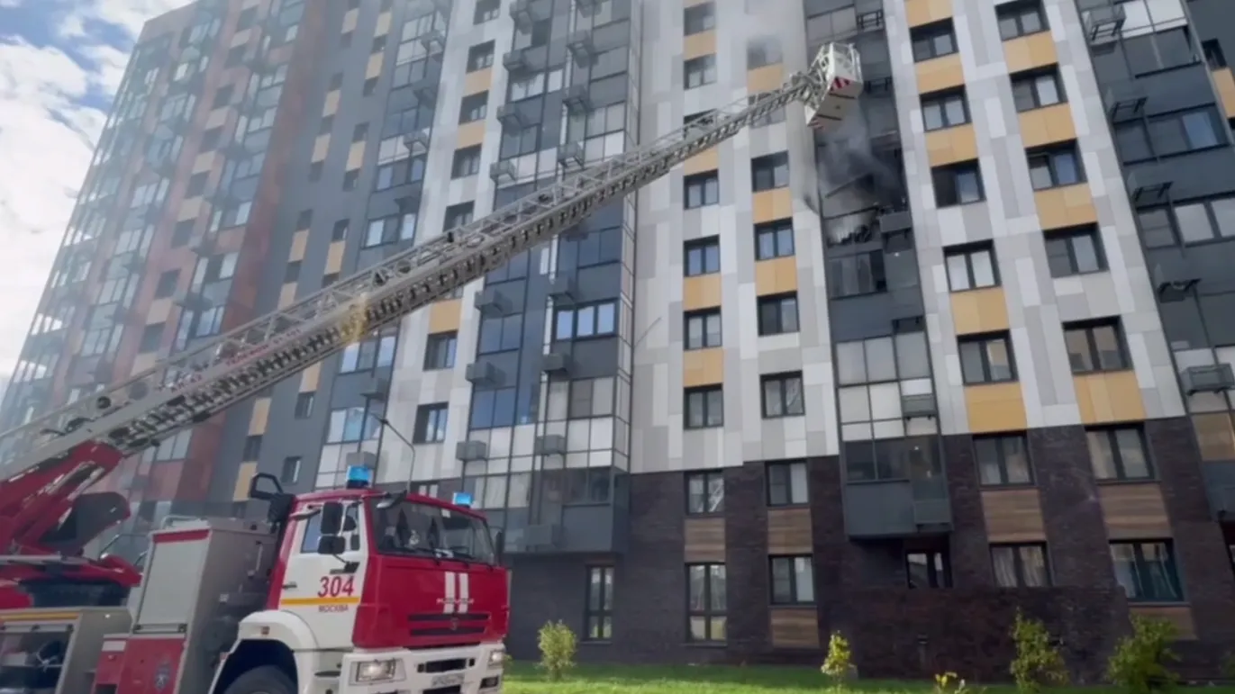 Пожар ликвидировали в квартире многоэтажного дома в Троицке