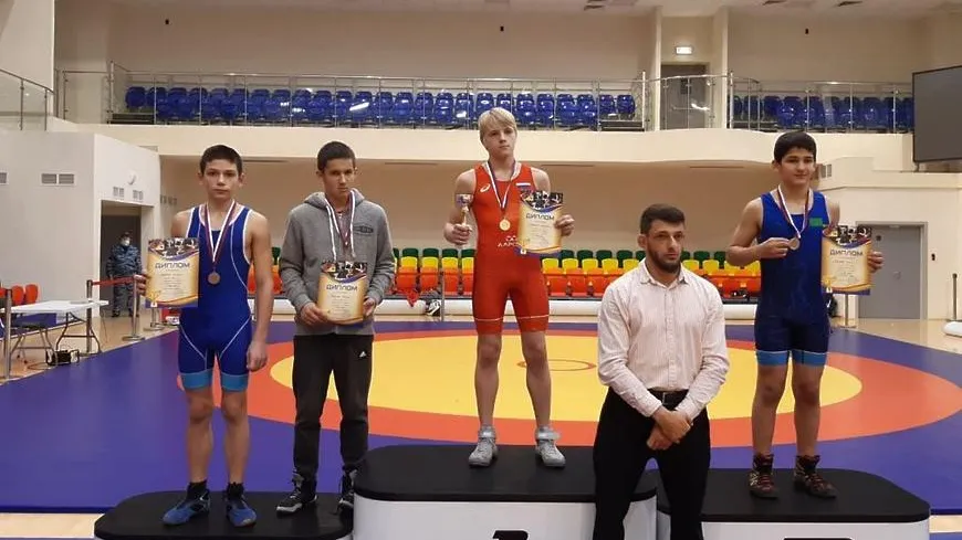 Спортсмен из Котельников занял первое место на турнире по борьбе