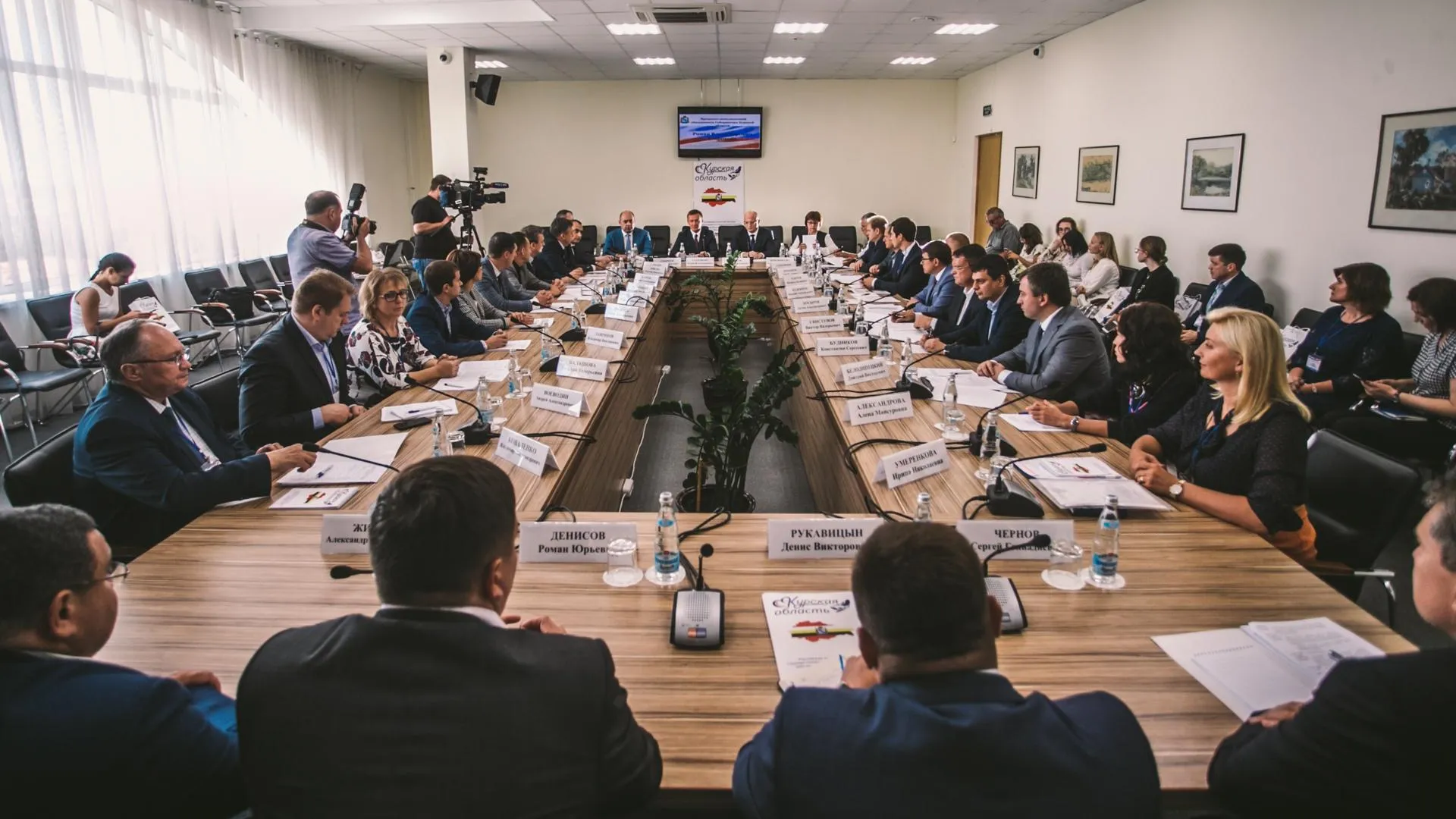 Представители 13 регионов РФ узнали об опыте строительного надзора в Подмосковье