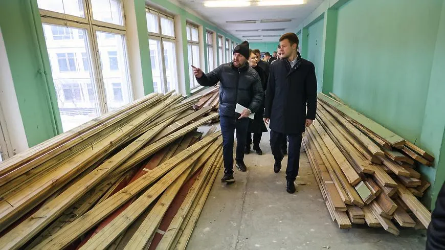 Глава Балашихи проверил ход работ капремонта школы №12 в мкрн Павлино