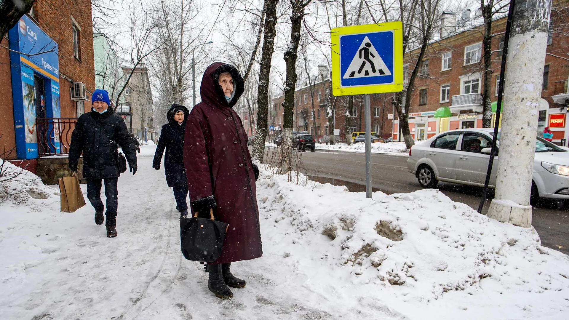 Водителям в Красногорске напомнили о штрафе за непропущенного на переходе пешехода