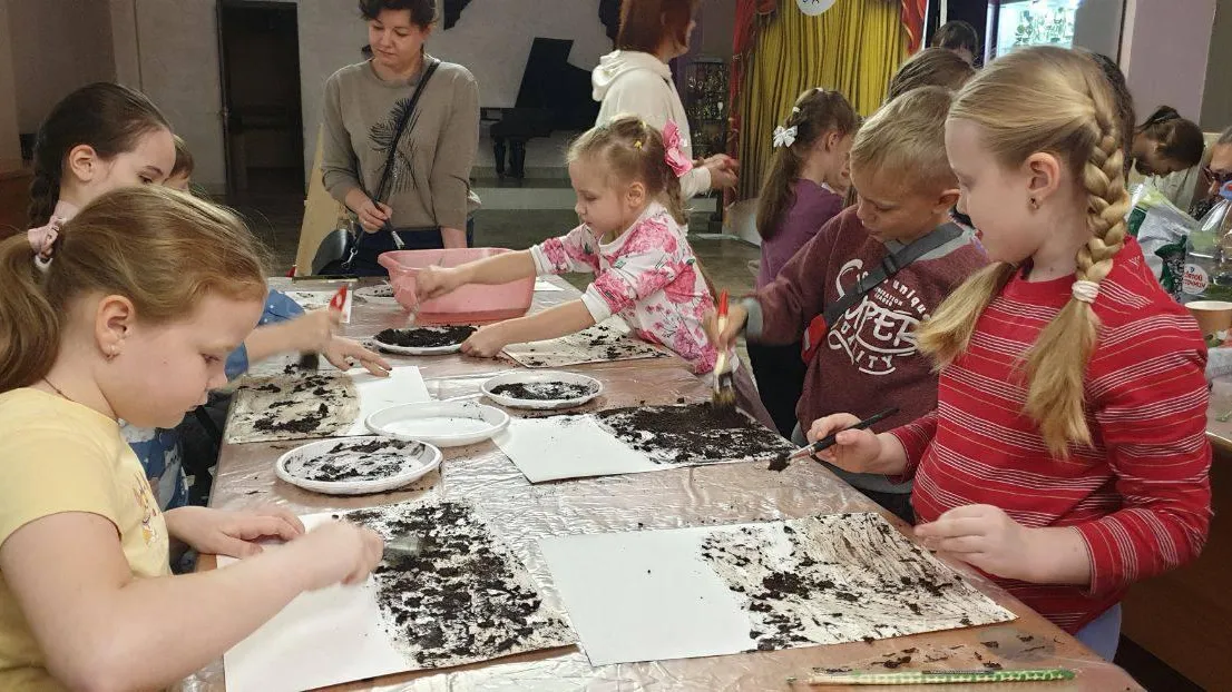 В Балашихе открылась выставка современного искусства «Проницательные периоды»