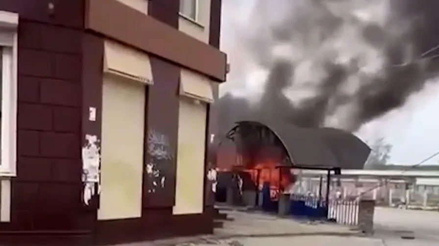 В Подмосковье прохожий пострадал из-за взрыва баллона в палатке с шаурмой