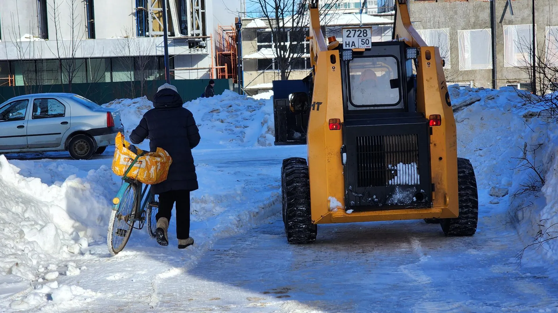 Дорожный мастер в Черноголовке рассказал о работе в снегопады