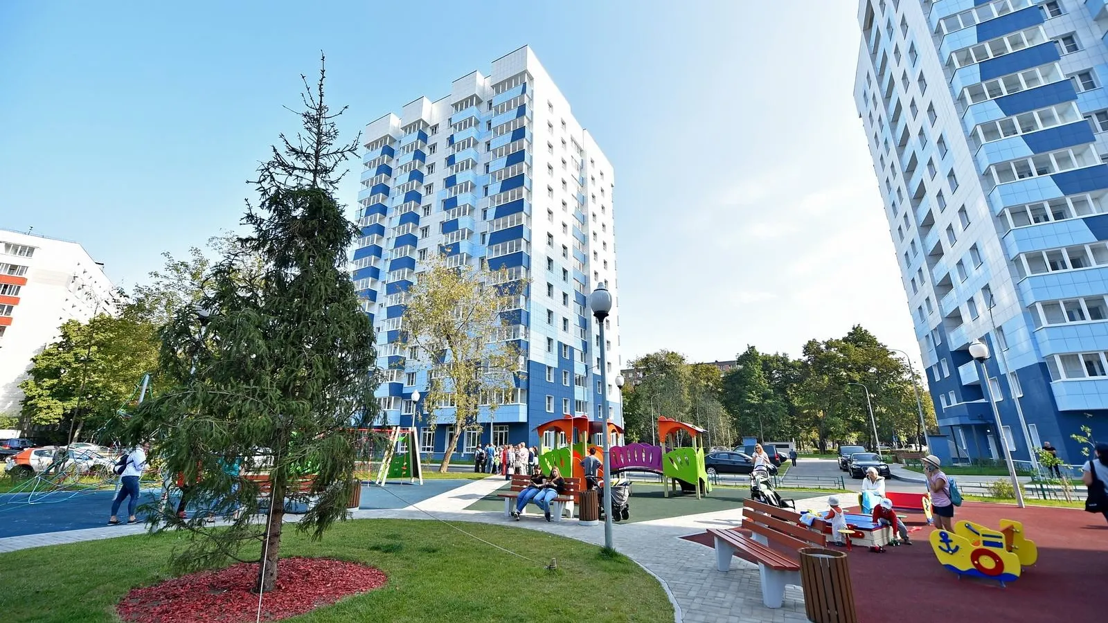 Порядка 3,5 тыс дворов ремонтируют в Москве ежегодно