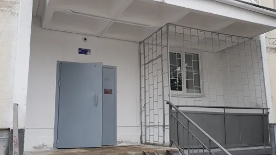 Сотрудники Мособлконтроля проверяют ремонт подъездов в МКД Краснознаменска