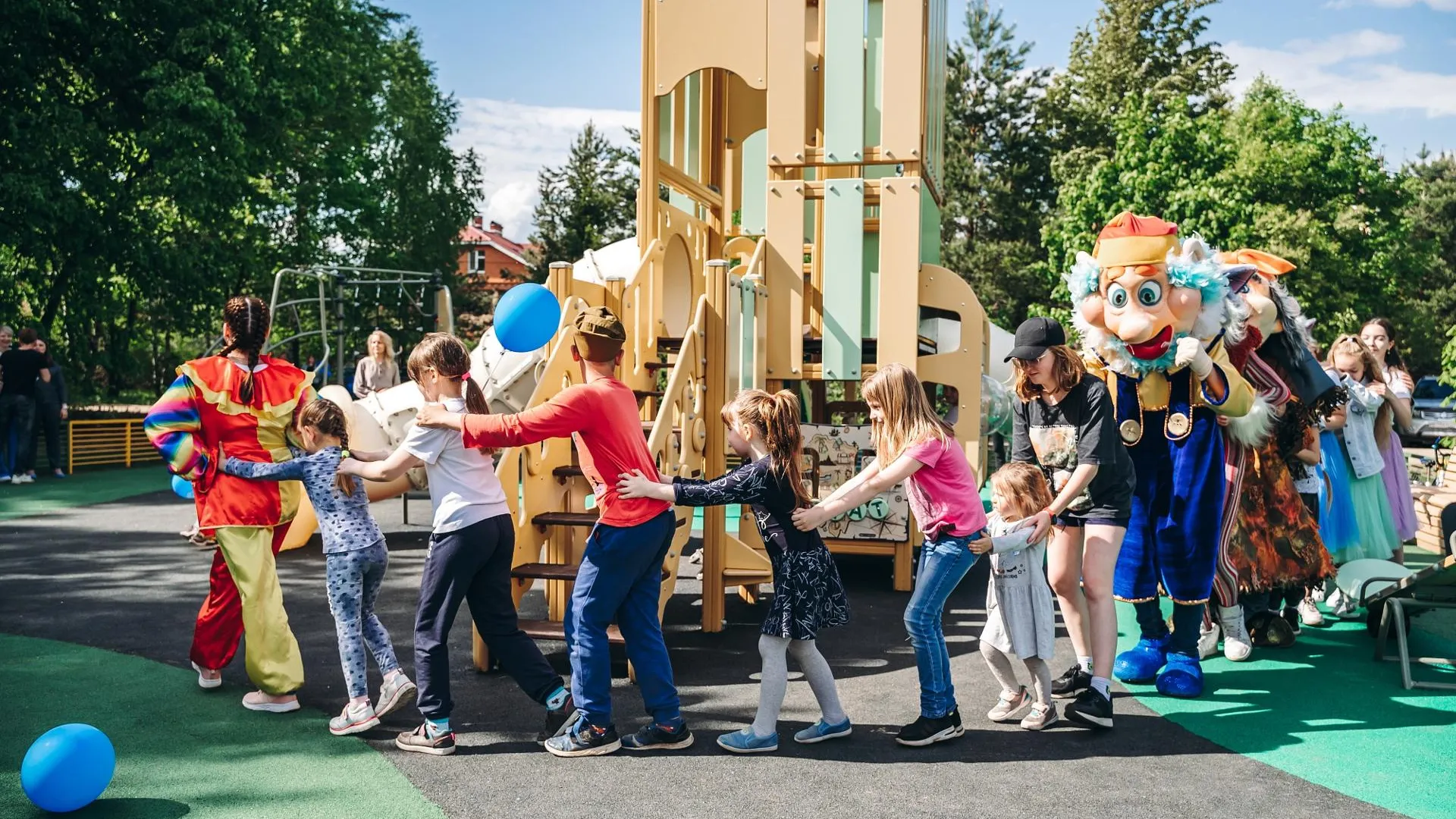 Две новые губернаторские детские площадки открыли в Щелкове