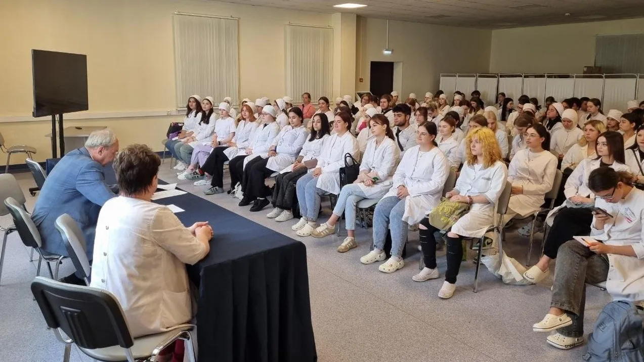 Студенты-первокурсники прошли первую учебную практику в Балашихинской больнице