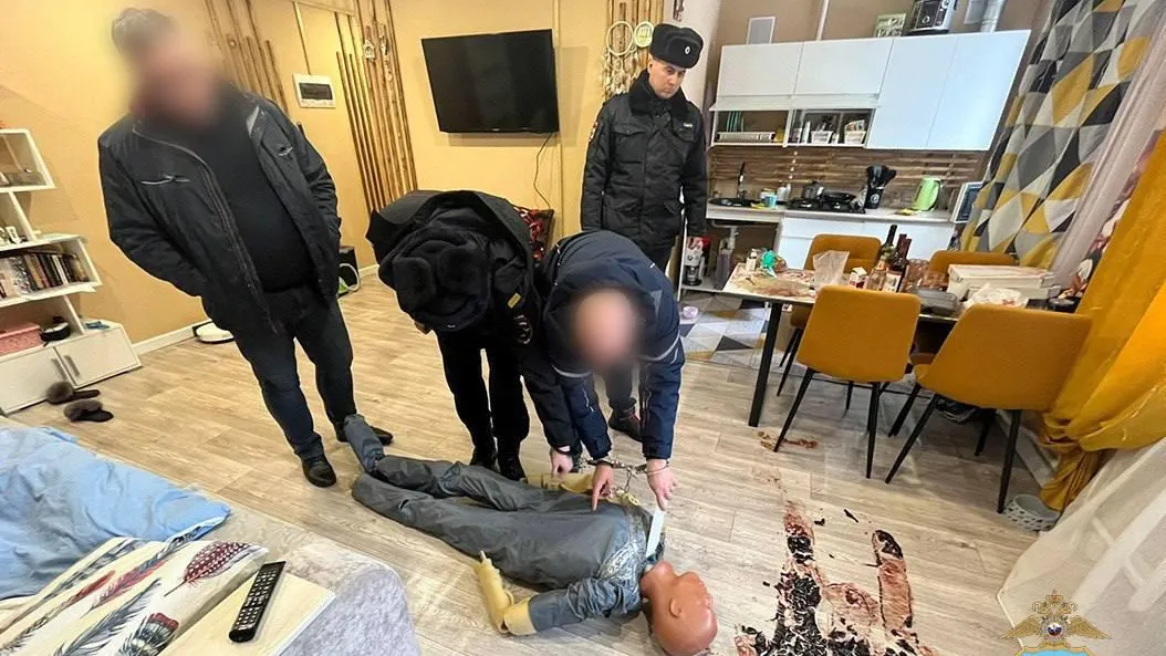 112: в Башкирии школьник сбежал от обезумевшего отчима, зарезавшего его мать