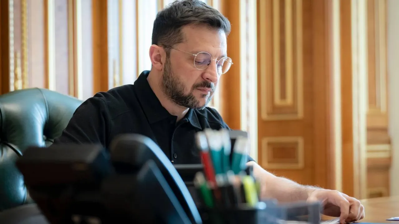 Президент военного времени: как изменилась политика Зеленского за 6 лет