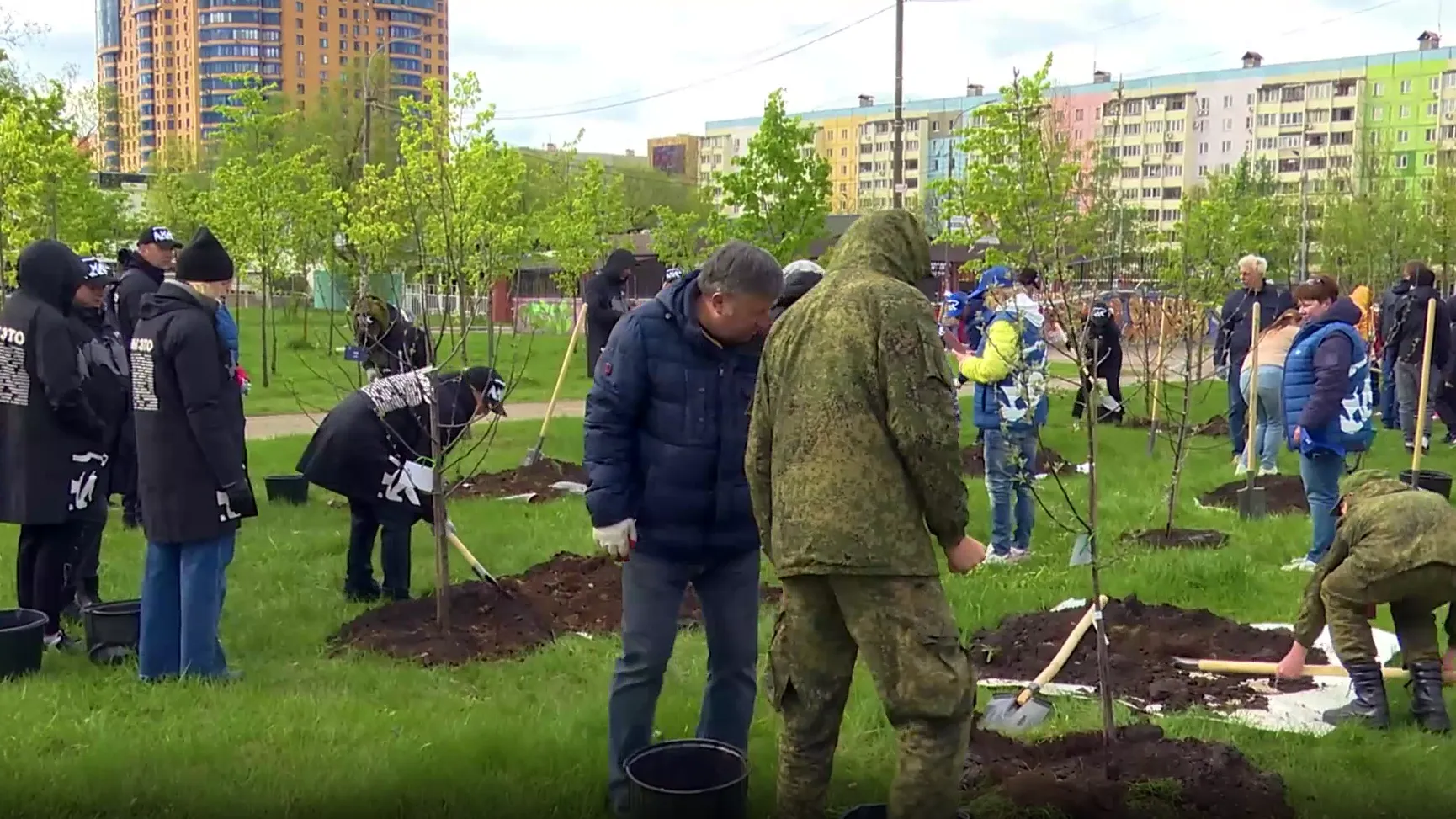 Более 10 000 жителей Реутова вышли на общегородской субботник