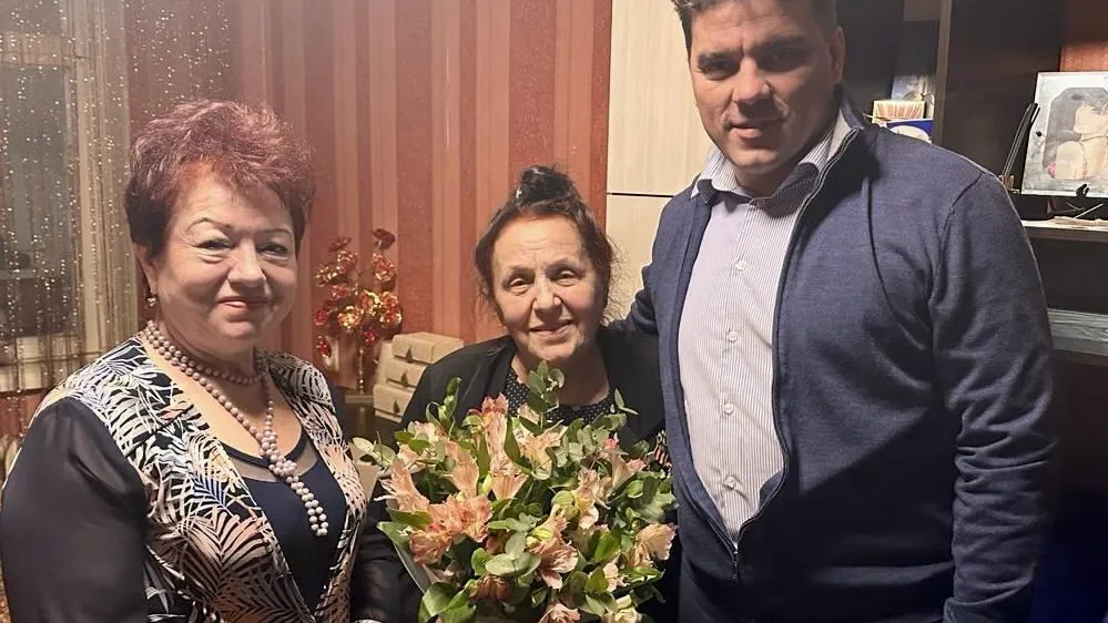 Глава Можайского округа поздравил блокадницу с годовщиной снятия блокады Ленинграда