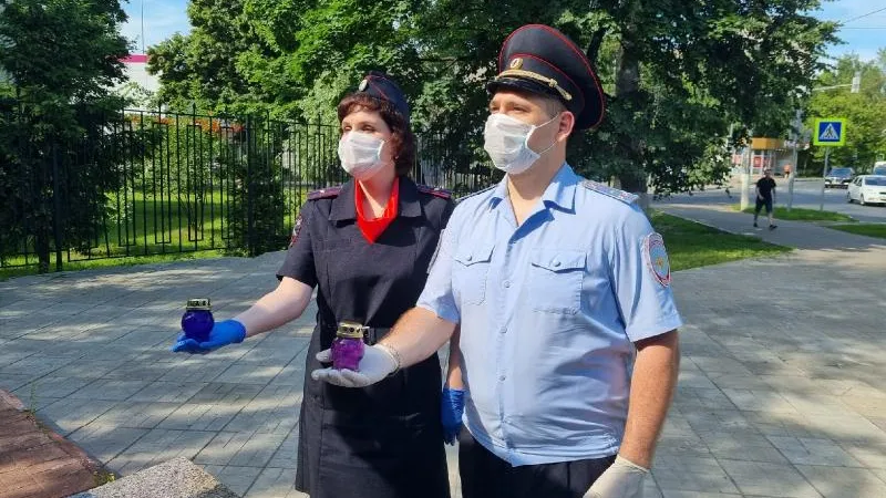 Полицейские Балашихи зажгли свечи в память о погибших в ВОВ