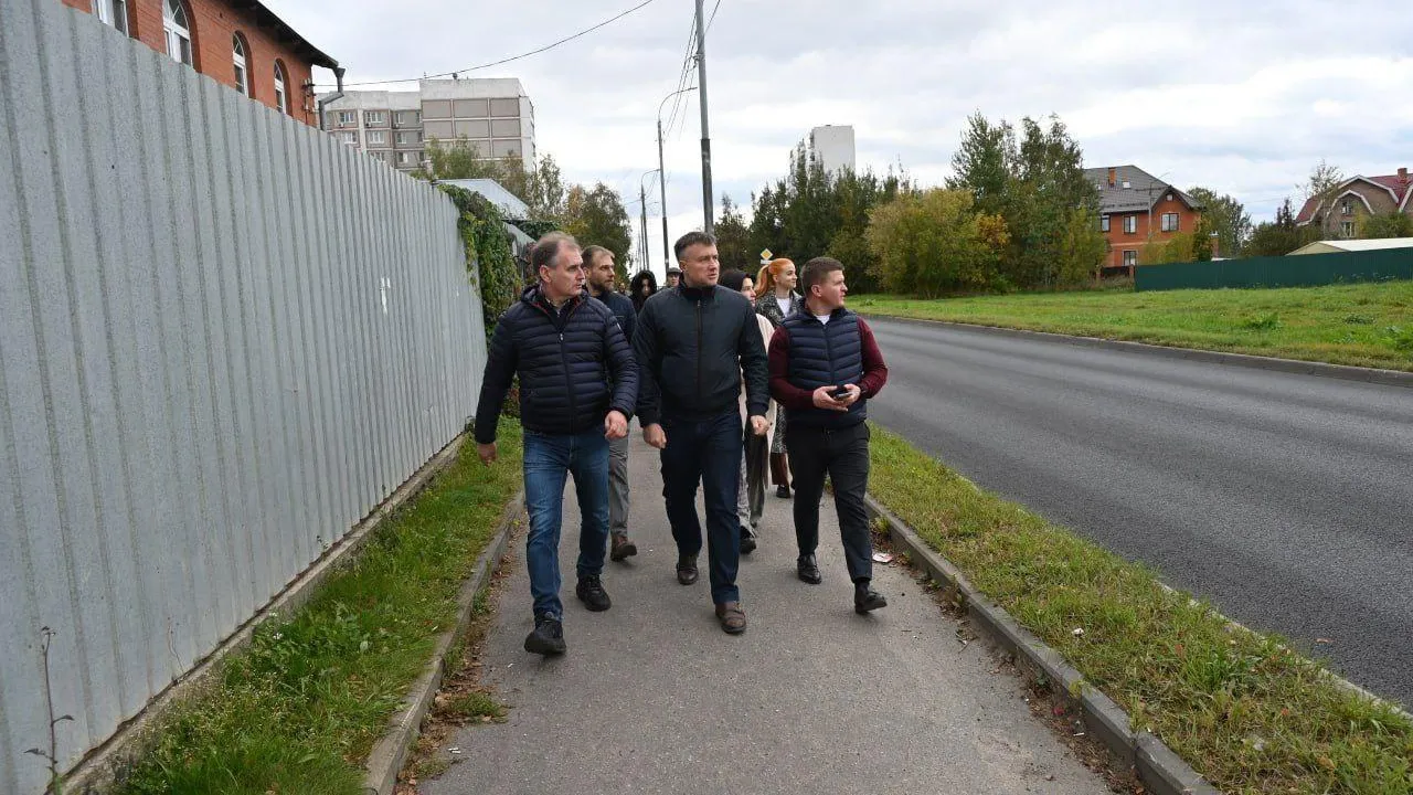 Глава Серпухов проверила ход благоустройства и состояние многоквартирных домов