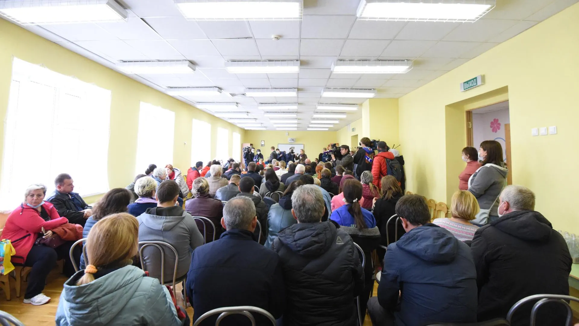 142 человека находятся в пункте временного размещения после взрыва в доме в Ногинске