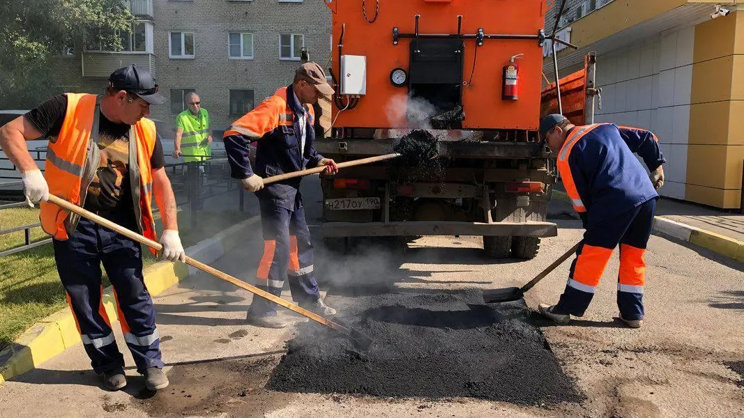 500 тыс квадратных метров дефектного асфальта устранили во дворах Подмосковья