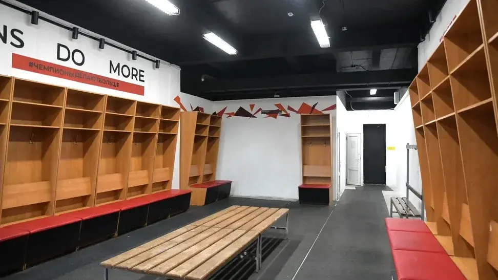 В Дмитровском округе обновили раздевалки Ледового дворца