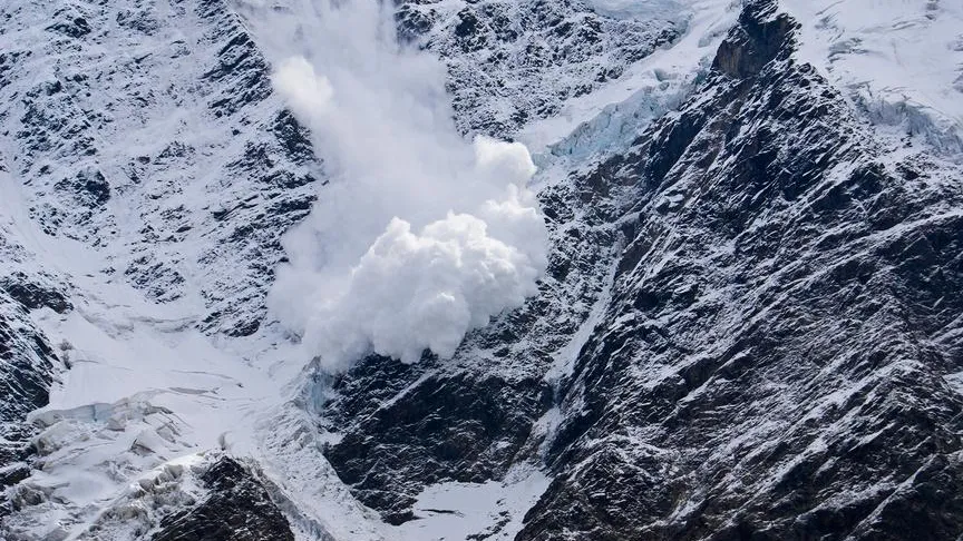 Человек погиб при сходе лавины на Камчатке