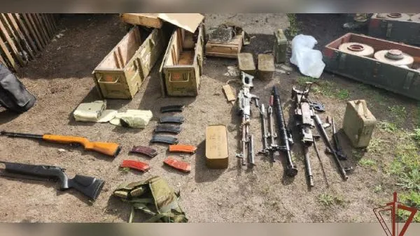 В ДНР Росгвардия нашла сеть тайников с боеприпасами и взрывчаткой