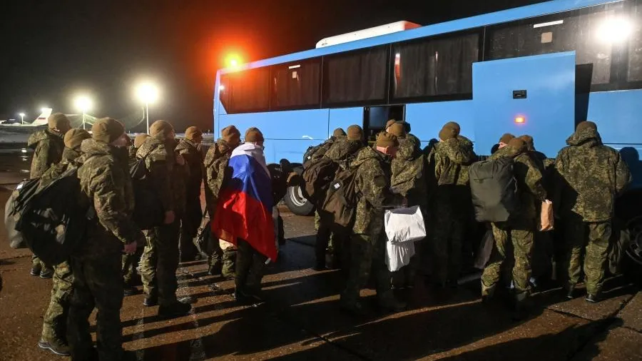 РФ и Украина провели обмен военнопленными по формуле «300 на 300»