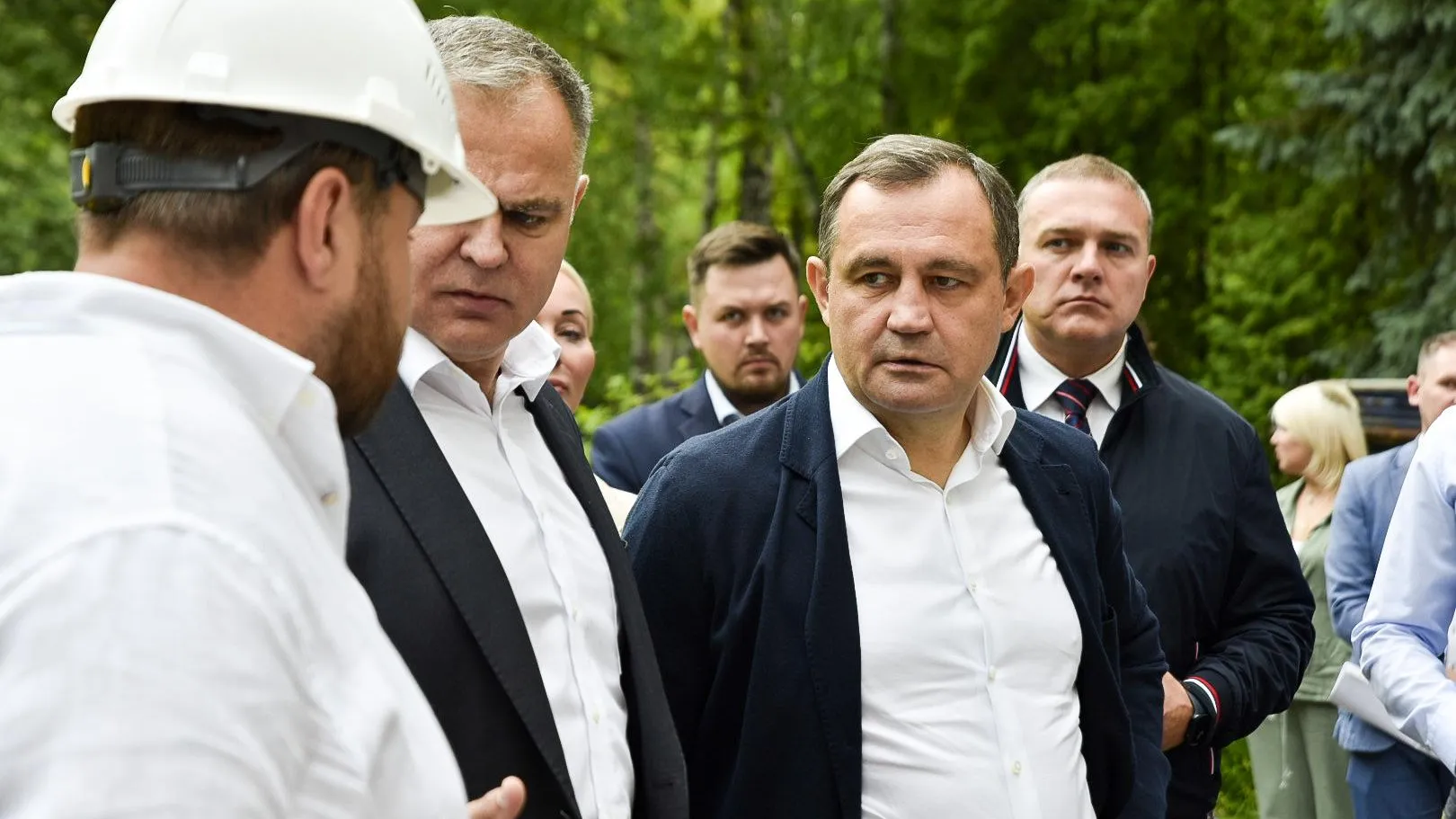 Брынцалов проверил ремонтные работы в трех школах Солнечногорска