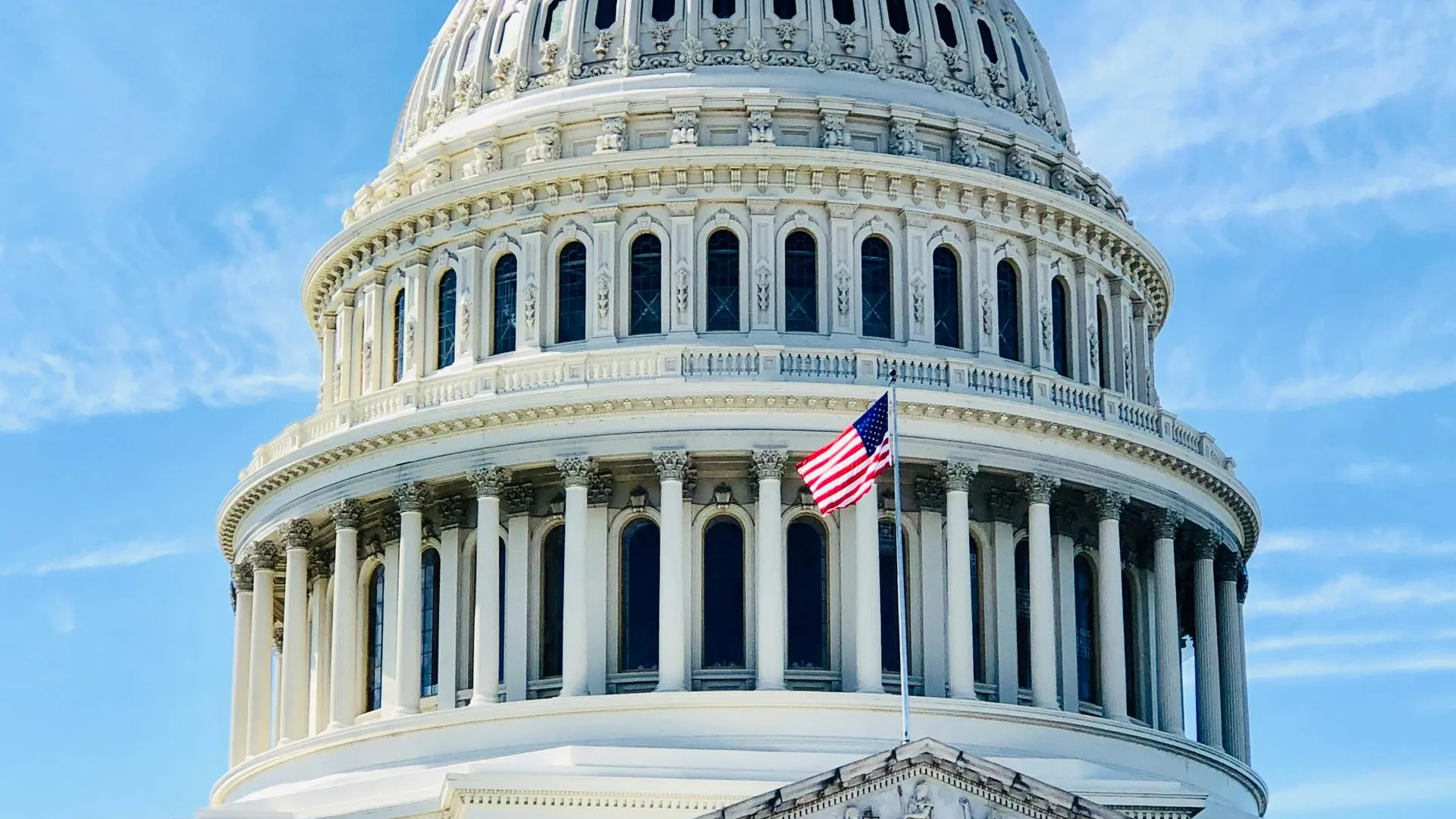 Конгресс США требует от Остина объяснить последствия ядерного взрыва в космосе