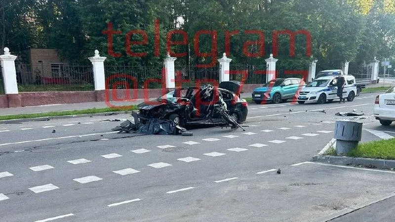 В Москве Hyundai врезался в припаркованную «ГАЗель», есть погибший