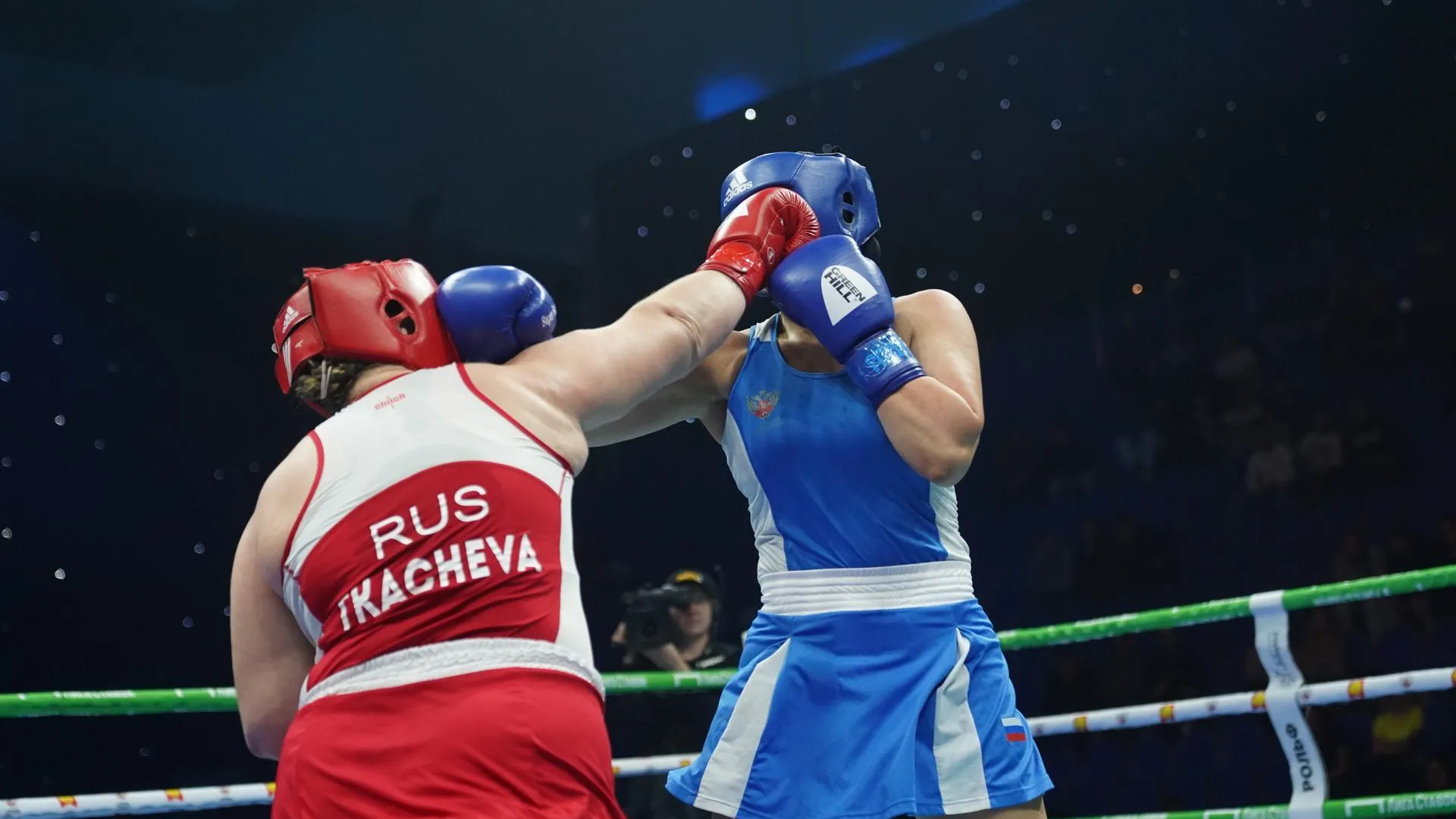 Подмосковные спортсменки гарантировали себе медали чемпиона России по боксу